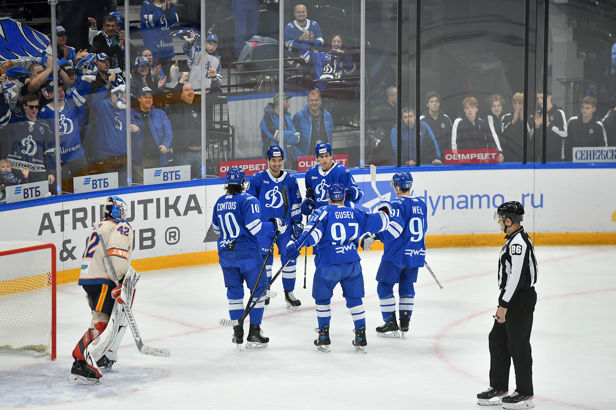 gallery-photo