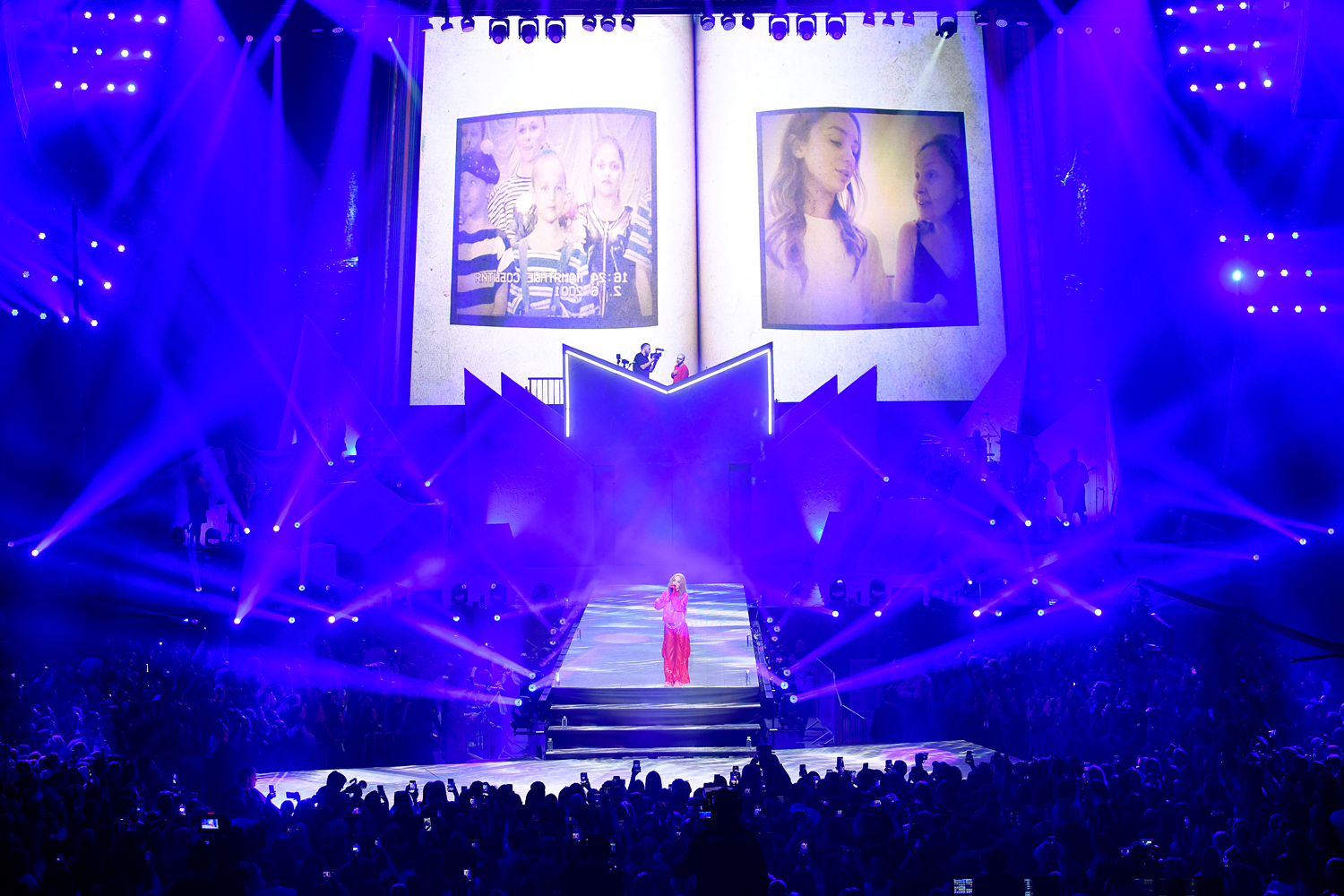 gallery-photo